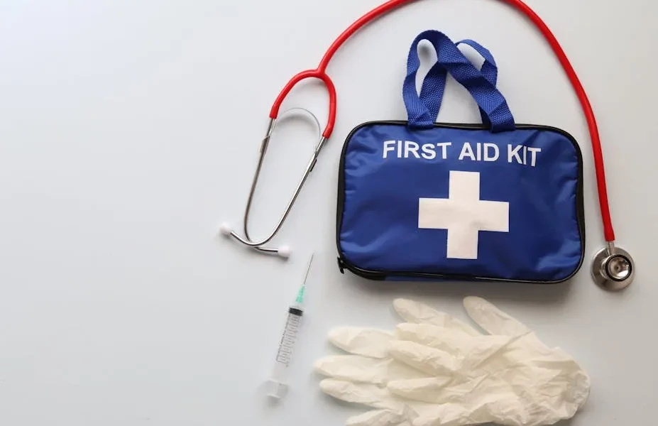 Pet Emergency Kit Checklist: 8 Essential Supplies to Pack (2025)